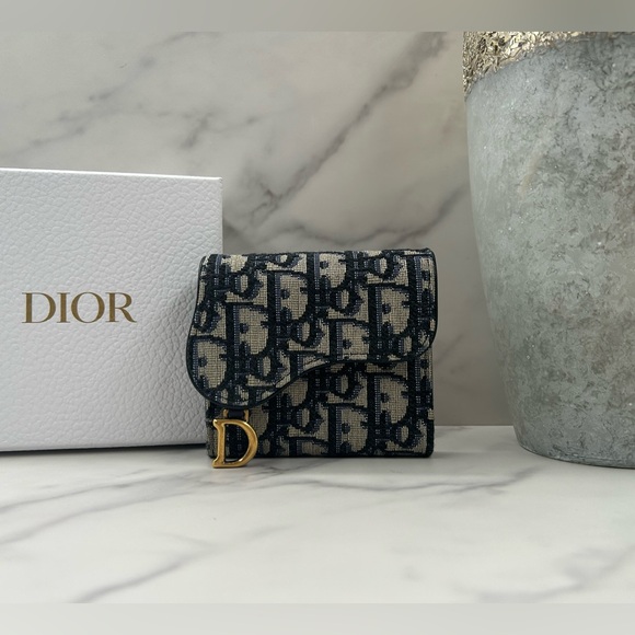 Dior Handbags - 🔥DIOR•Oblique Lotus Compact Wallet